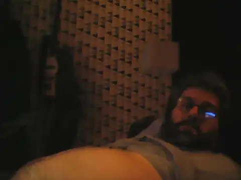 Snapshot of BHOT12 chatting on 03-11-25, 10:31 BHOT12 online show from 03-11-25, 10:31