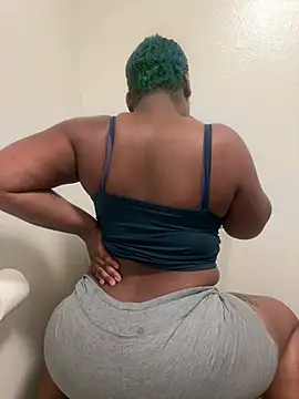 Prettynthick12 online show from 06-29-26, 06:52
