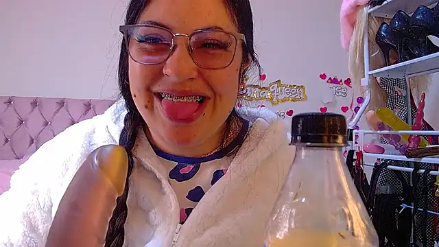 lanaqueen699 online show from 06-25-26, 12:31