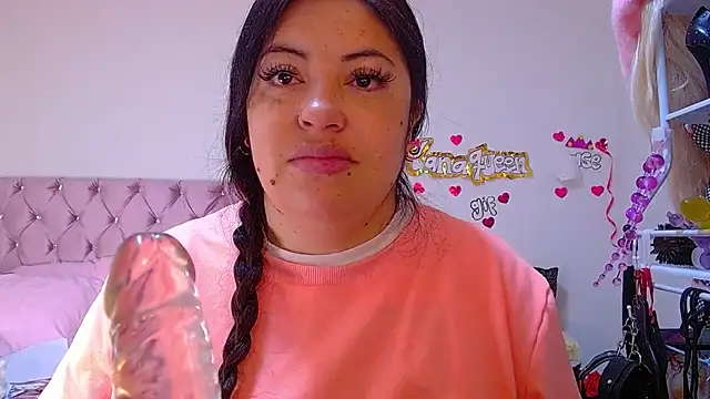 lanaqueen699 online show from 07-08-26, 12:20