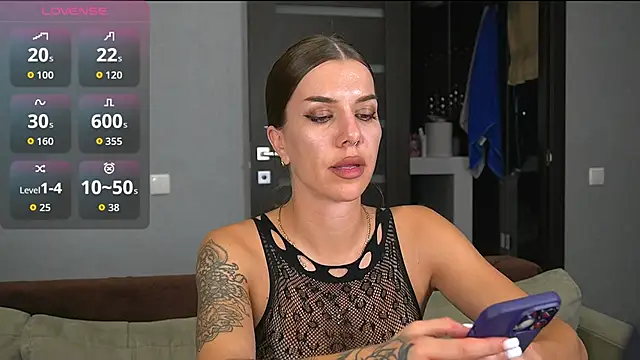 Snapshot of Alice_melice chatting on 09-15-25, 07:14 Alice melice online show from 09-15-25, 07:14