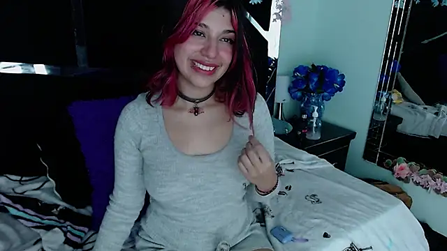 Snapshot of UnderBaby_ chatting on 03-01-25, 07:37 UnderBaby  online show from 03-01-25, 07:37
