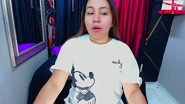 Snapshot of AmorMia chatting on 02-08-25, 01:33 AmorMia online show from 02-08-25, 01:33