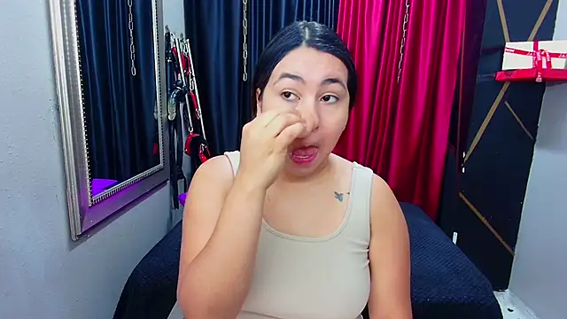 Snapshot of AmorMia chatting on 02-10-25, 12:18 AmorMia online show from 02-10-25, 12:18