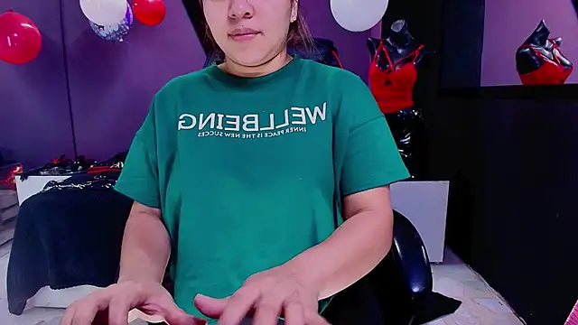 Snapshot of AmorMia chatting on 02-23-25, 12:27 AmorMia online show from 02-23-25, 12:27