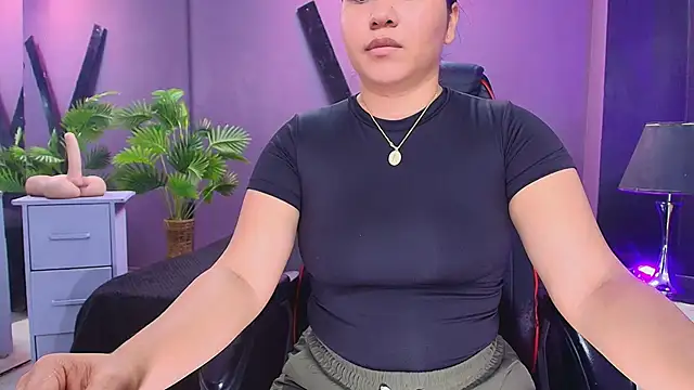 Snapshot of AmorMia chatting on 10-06-25, 07:33 AmorMia online show from 10-06-25, 07:33