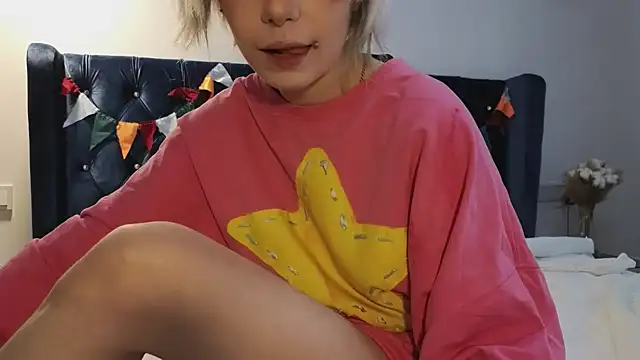 Moon Lollie  online show from 01-12-26, 08:08