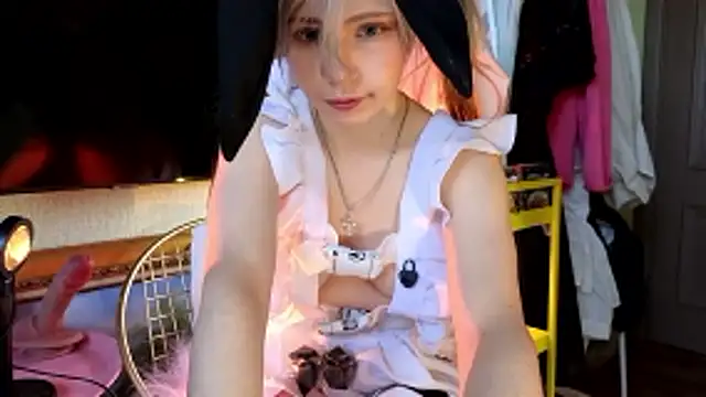 Moon Lollie  online show from 01-19-26, 02:10