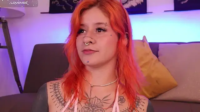 Snapshot of Daarlene chatting on 10-30-25, 05:35 Daarlene online show from 10-30-25, 05:35