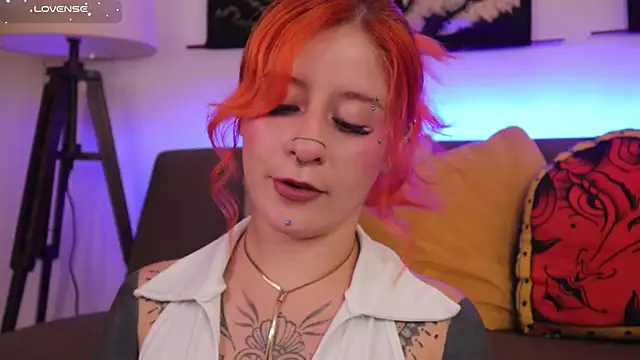 Snapshot of Daarlene chatting on 12-04-25, 06:16 Daarlene online show from 12-04-25, 06:16