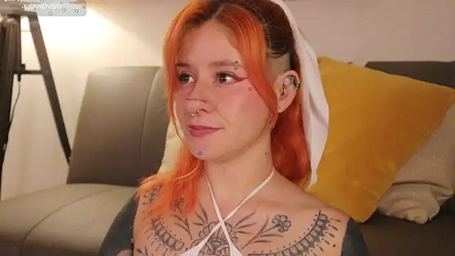 Snapshot of Daarlene chatting on 01-06-26, 11:14 Daarlene online show from 01-06-26, 11:14