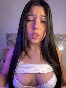 Snapshot of Maii_chan chatting on 12-15-25, 05:01 Maii chan online show from 12-15-25, 05:01