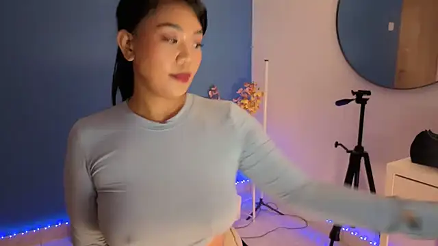 Snapshot of NaughtyMe chatting on 10-15-25, 06:30 NaughtyMe online show from 10-15-25, 06:30