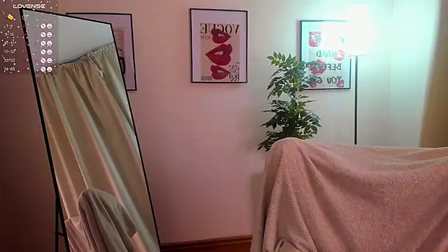 VanessaSmuth online show from 09-29-25, 01:55