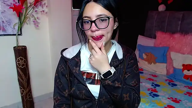 Violettasquirt online show from 11-21-25, 01:43