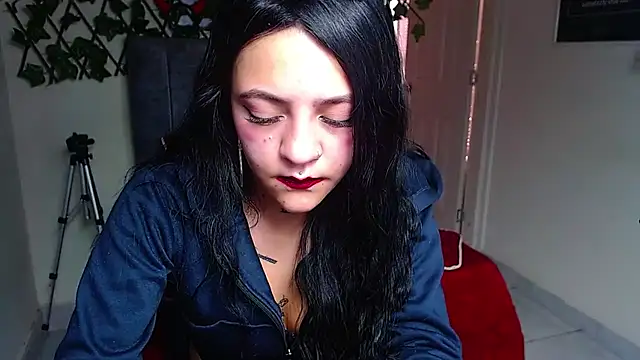Violettasquirt online show from 06-01-26, 01:46