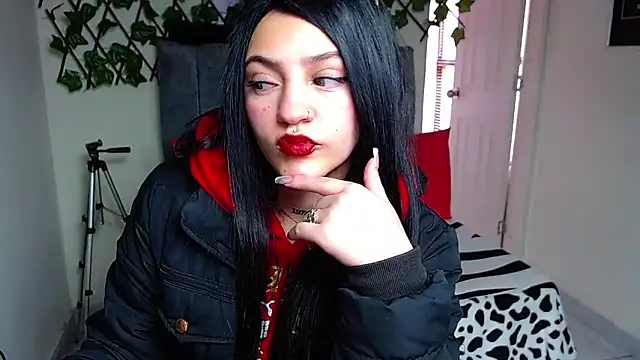 Violettasquirt online show from 06-19-26, 03:05