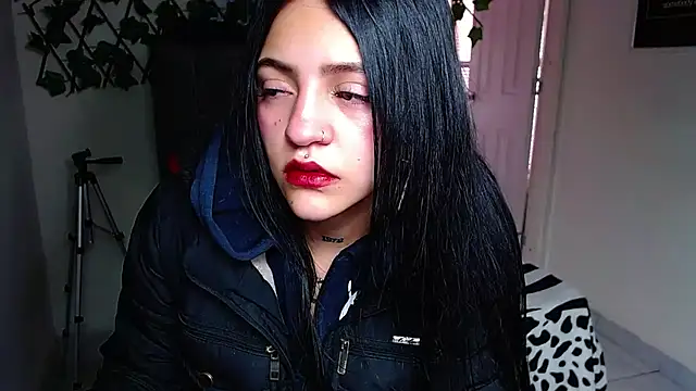 Violettasquirt online show from 06-23-26, 01:53