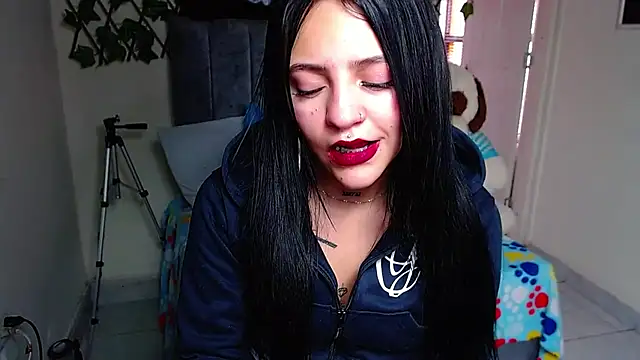 Violettasquirt online show from 07-08-26, 01:48