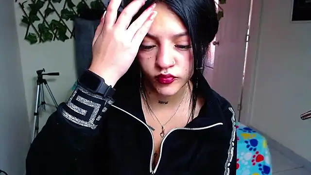 Violettasquirt online show from 07-15-26, 02:00