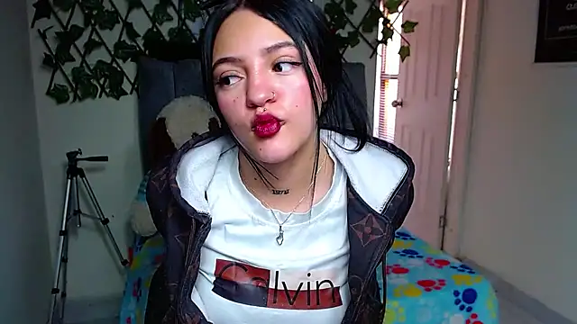 Violettasquirt online show from 07-22-26, 04:10