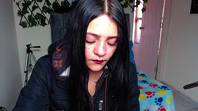 Violettasquirt online show from 07-25-26, 01:41