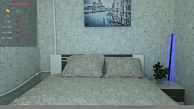 Snapshot of KisssAmmeli chatting on 12-17-24, 03:49 KisssAmmeli online show from 12-17-24, 03:49