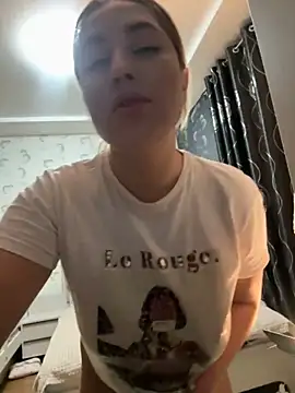 Snapshot of KisssAmmeli chatting on 11-19-25, 02:50 KisssAmmeli online show from 11-19-25, 02:50