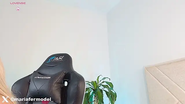 Mariafer05 online show from 07-18-26, 04:22
