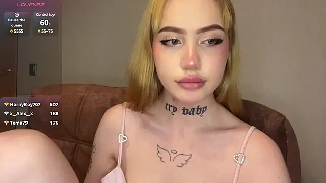 Snapshot of hanna_cry_baby chatting on 01-20-25, 12:04 hanna cry baby online show from 01-20-25, 12:04