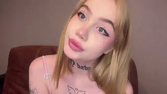 Snapshot of hanna_cry_baby chatting on 02-26-25, 06:37 hanna cry baby online show from 02-26-25, 06:37