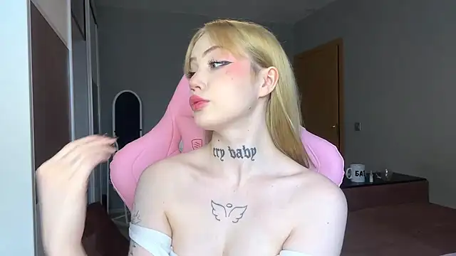 Snapshot of hanna_cry_baby chatting on 03-11-25, 12:28 hanna cry baby online show from 03-11-25, 12:28