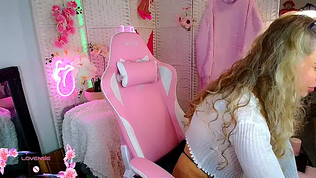 EllieKarrX online show from 12-29-24, 09:30