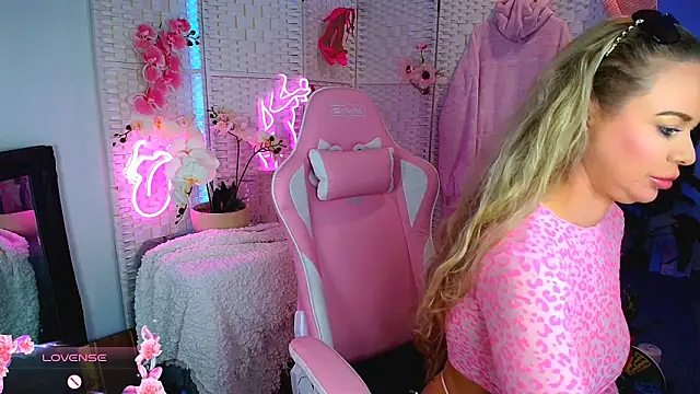 EllieKarrX online show from 01-13-25, 10:24