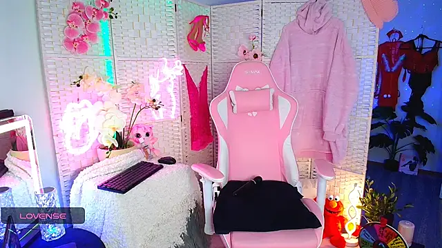 EllieKarrX online show from 02-03-25, 12:04