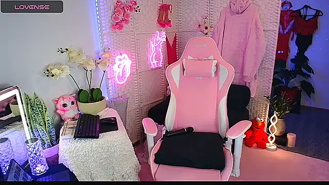 EllieKarrX online show from 03-13-25, 10:43