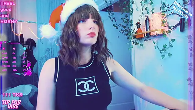 Snapshot of Toxic_Ellies chatting on 12-27-24, 01:18 Toxic Ellies online show from 12-27-24, 01:18