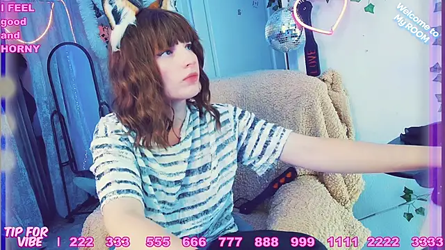 Snapshot of Toxic_Ellies chatting on 12-27-24, 04:21 Toxic Ellies online show from 12-27-24, 04:21