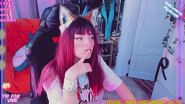 Snapshot of Toxic_Ellies chatting on 03-14-25, 11:01 Toxic Ellies online show from 03-14-25, 11:01