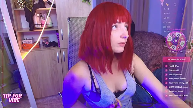 Snapshot of Toxic_Ellies chatting on 09-19-25, 03:34 Toxic Ellies online show from 09-19-25, 03:34