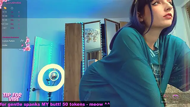 Snapshot of Toxic_Ellies chatting on 11-22-25, 01:54 Toxic Ellies online show from 11-22-25, 01:54