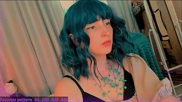 Toxic Ellies online show from 05-10-26, 03:17