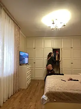 Dina0908 online show from 12-17-25, 11:05