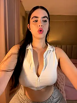 Snapshot of Mavi_Coless chatting on 12-14-25, 12:49 Mavi Coless online show from 12-14-25, 12:49