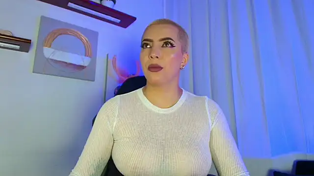 Snapshot of Camila_Chainn chatting on 10-02-25, 04:03 Camila Chainn online show from 10-02-25, 04:03