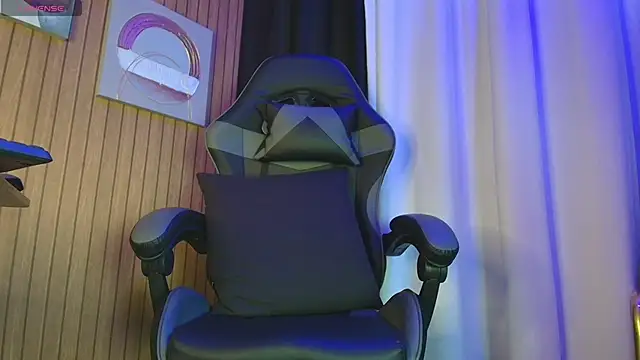 Snapshot of Camila_Chainn chatting on 11-15-25, 08:33 Camila Chainn online show from 11-15-25, 08:33