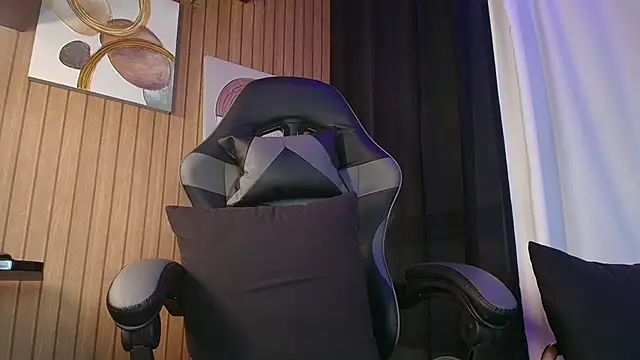 Snapshot of Camila_Chainn chatting on 12-17-25, 07:14 Camila Chainn online show from 12-17-25, 07:14