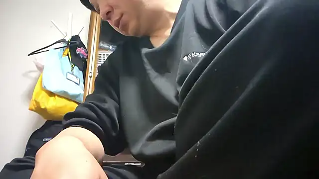 Snapshot of 07YUKIO chatting on 03-29-26, 03:34 07YUKIO online show from 03-29-26, 03:34