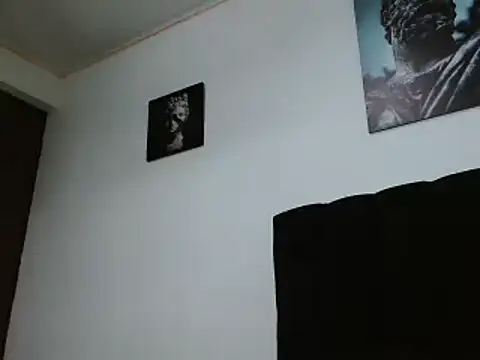 Snapshot of Hendry_ chatting on 12-24-24, 04:11 Hendry online show from 12-24-24, 04:11