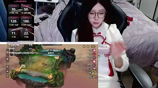 Snapshot of Angelababy001 chatting on 01-05-25, 09:03 Angelababy001 online show from 01-05-25, 09:03